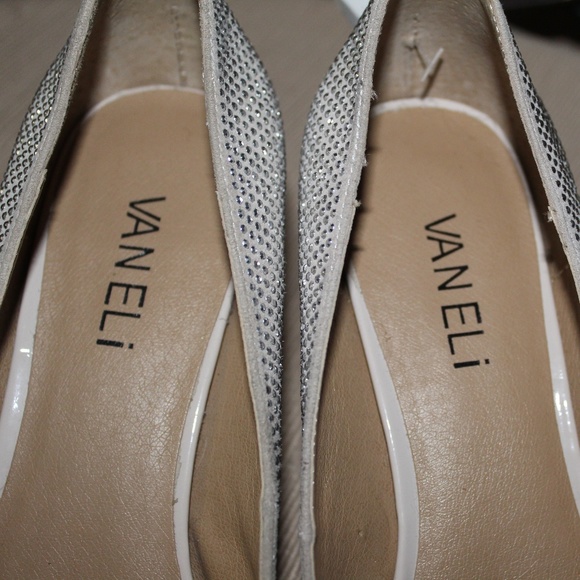 ⭐️CLEARANCE SALE⭐️Silver Studded Leather Open Toe Pumps - Picture 6 of 8